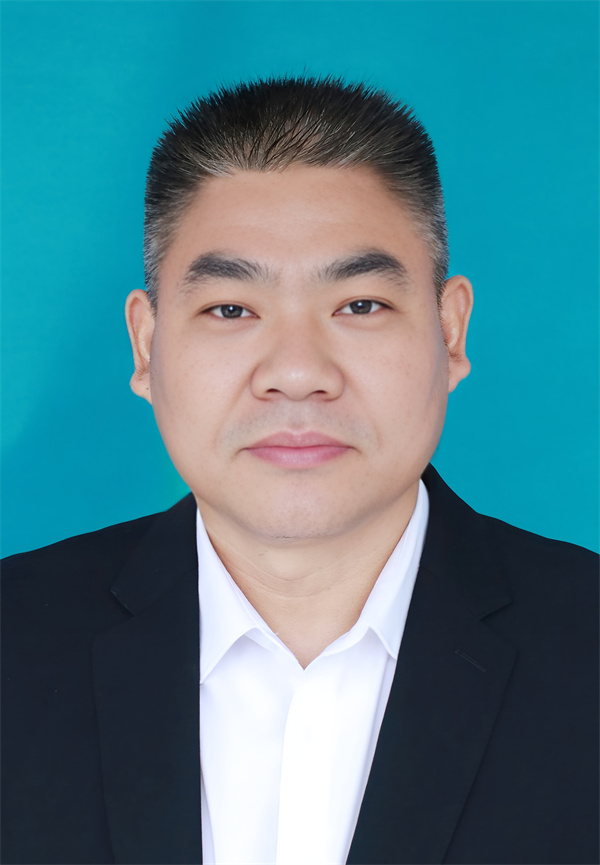 张屹学生处干事