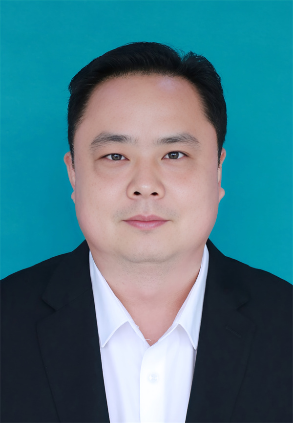 龙鹏工会主席、办公室主任