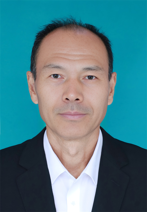 段鹏校长助理（德育）